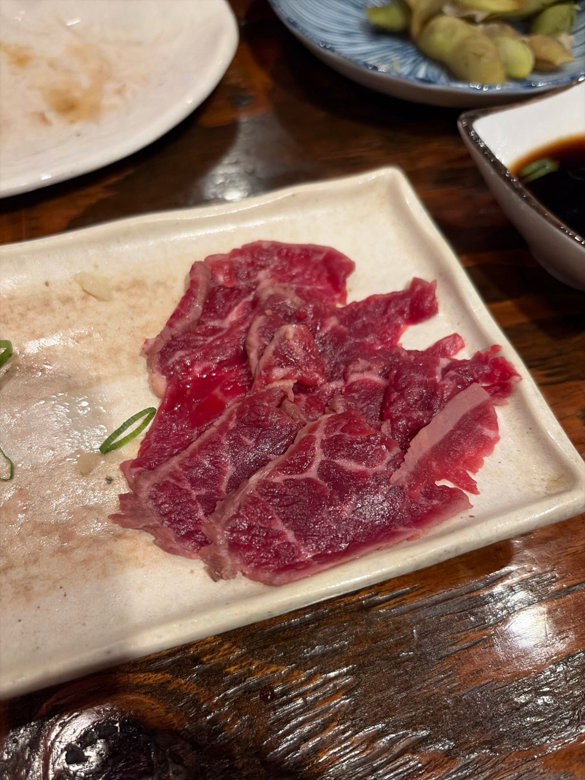 居酒屋の馬刺し